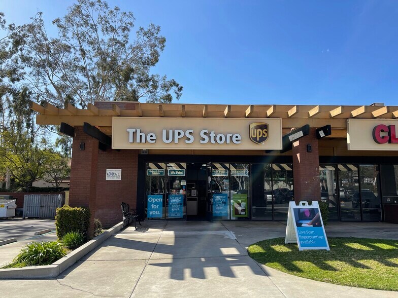 More Photos Of 80-160 W Foothill Blvd, Upland Unknown For Lease