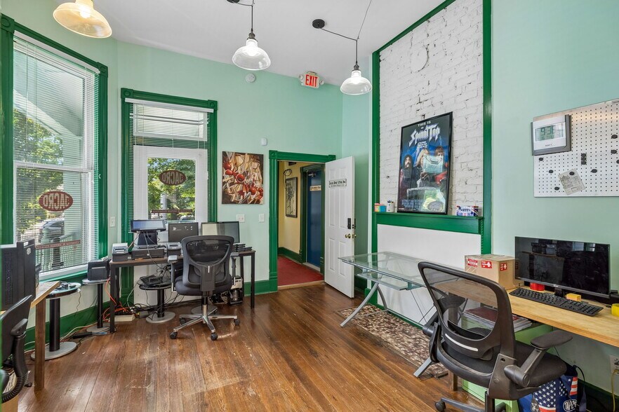 More Photos Of 206 S 11th St, Nashville Office For Sale