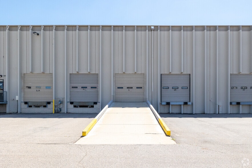 More Photos Of 3950 Nome St, Denver Unknown For Lease