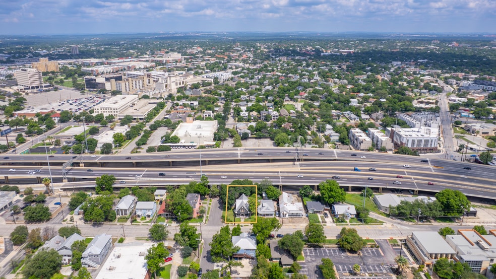 More Photos Of 801 E Quincy St, San Antonio Office Residential For Lease