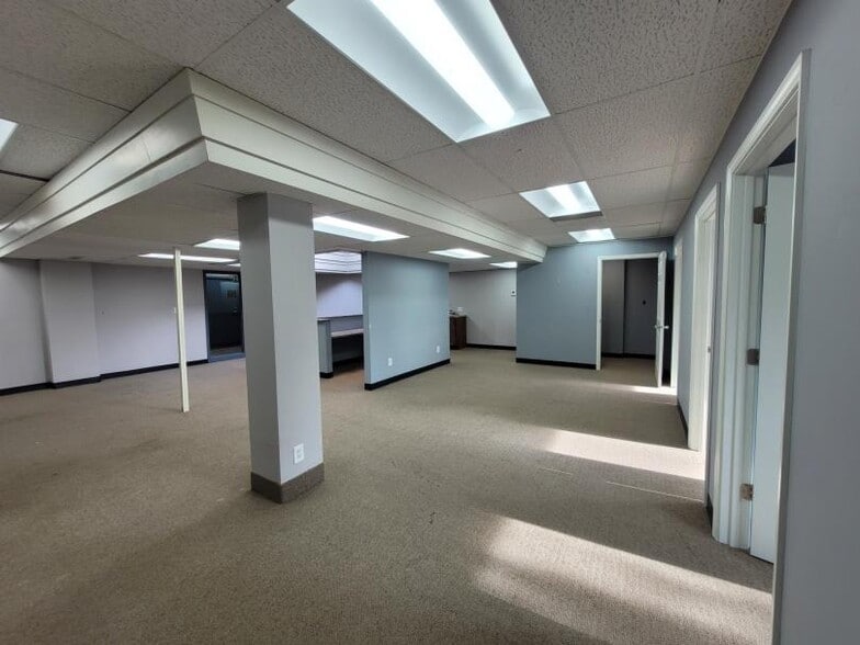 More Photos Of 3550 Lexington Ave N, Shoreview Medical For Lease