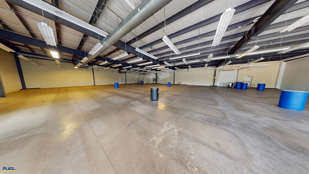 More Photos Of 3454 Youngstown Rd SE, Warren Freestanding For Sale