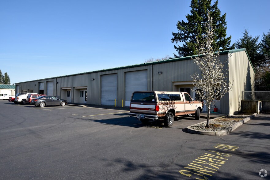 More Photos Of 35900 Industrial Way, Sandy Flex For Lease