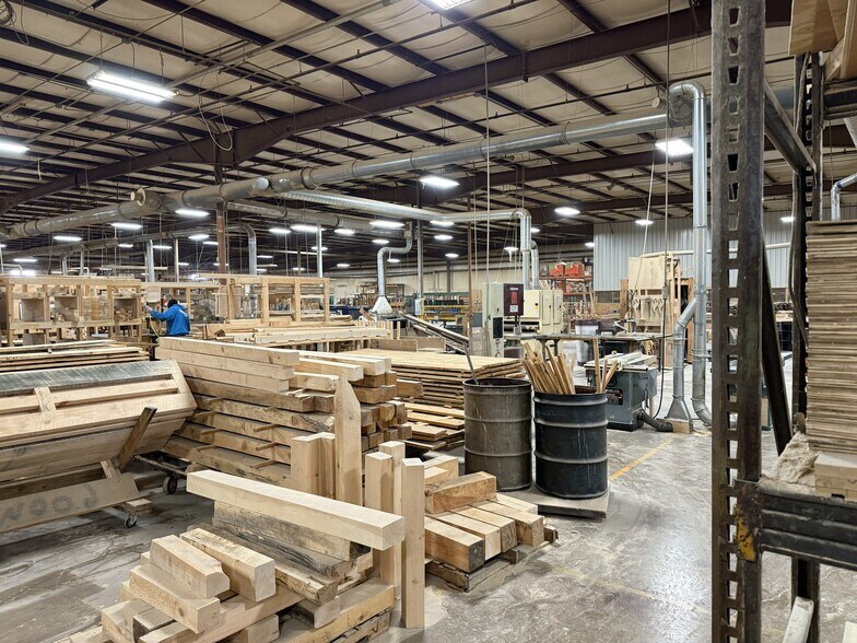 More Photos Of 1 Lakeland Pl, Edmore Manufacturing For Sale