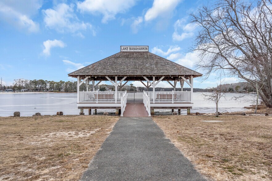 More Photos Of 59 N Main St, Manahawkin Freestanding For Sale