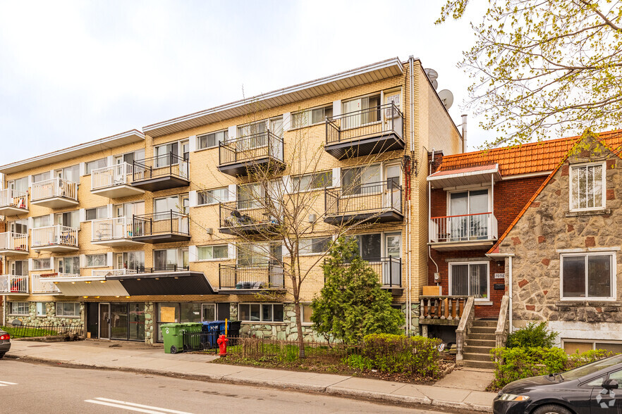 Primary Photo Of 7044 Av Papineau, Montréal Apartments For Sale