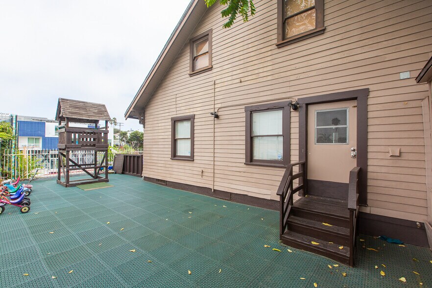 More Photos Of 757 Pier Ave, Santa Monica Office For Sale