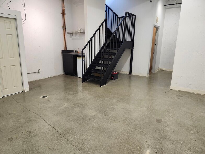 More Photos Of 1205 Queen St W, Toronto Apartments For Lease