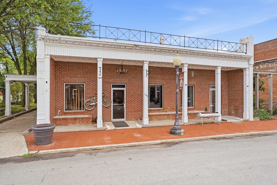 More Photos Of 118 Main st, Blackwater Office For Sale