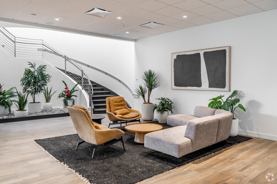 More Photos Of 3515 Harbor Blvd, Costa Mesa Unknown For Lease