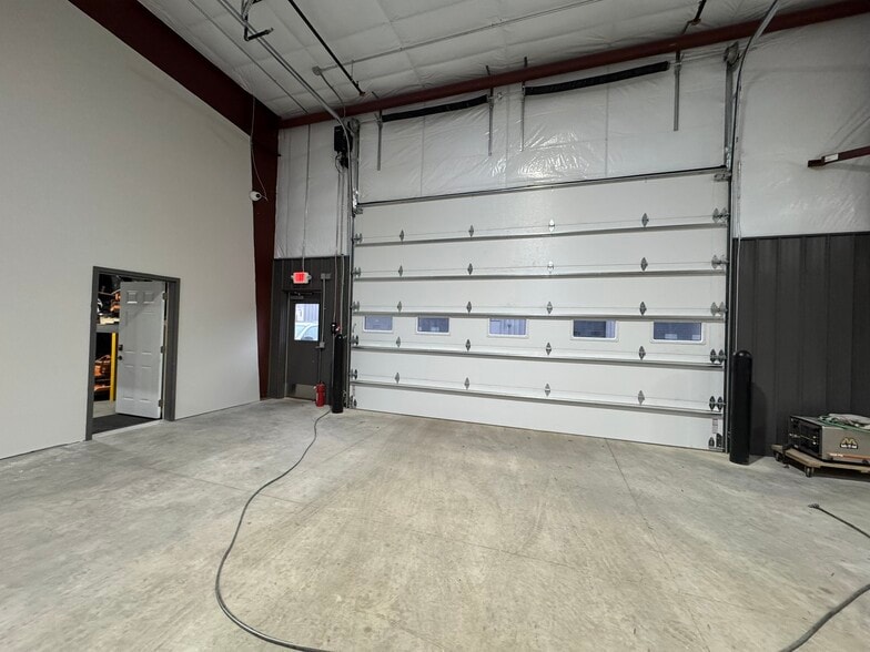 More Photos Of 645 Sandpiper Trl, Cottage Grove Warehouse For Sale