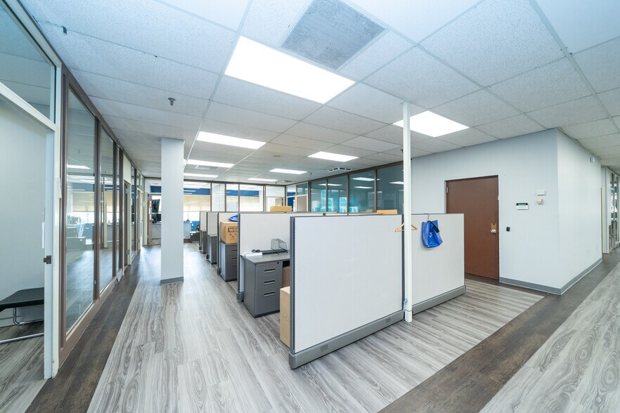 More Photos Of 663 E Crescent Ave, Ramsey Office For Lease