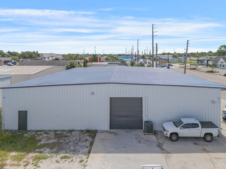 More Photos Of 1925 12th St, Sarasota Light Manufacturing For Lease