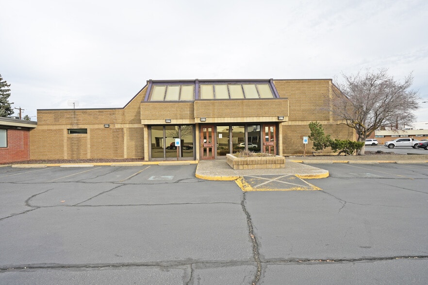 More Photos Of 401 S 12th Ave, Yakima Medical For Sale