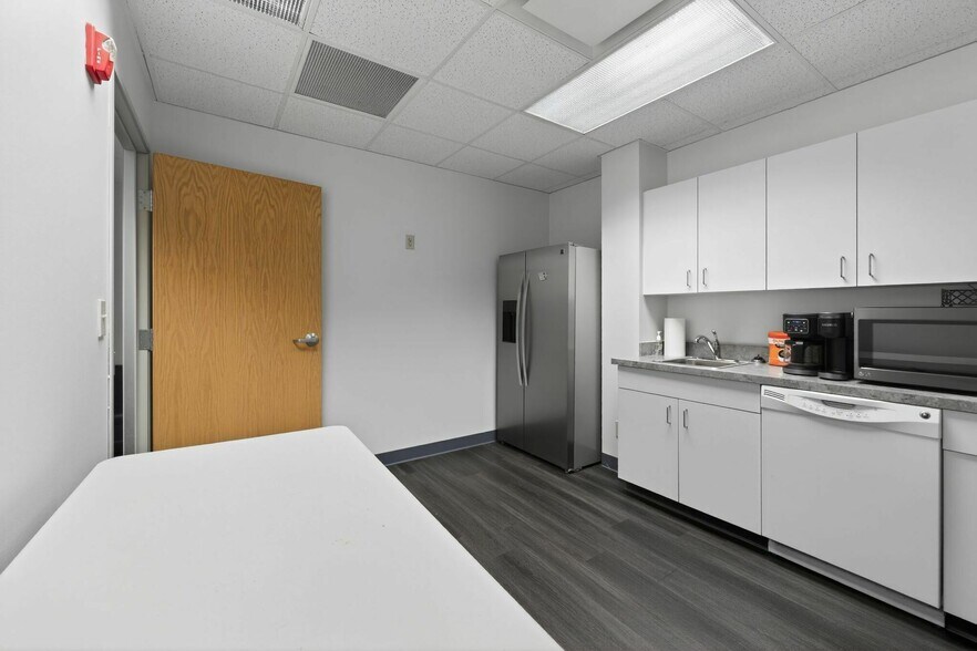 More Photos Of 400 TechneCenter Dr, Milford Office For Sale