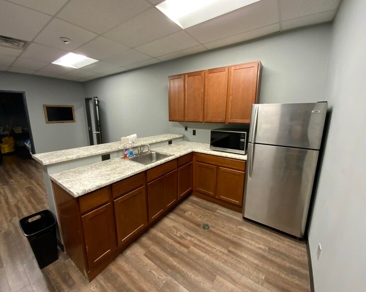 More Photos Of 6029 W Outer Rd, Imperial Freestanding For Sale