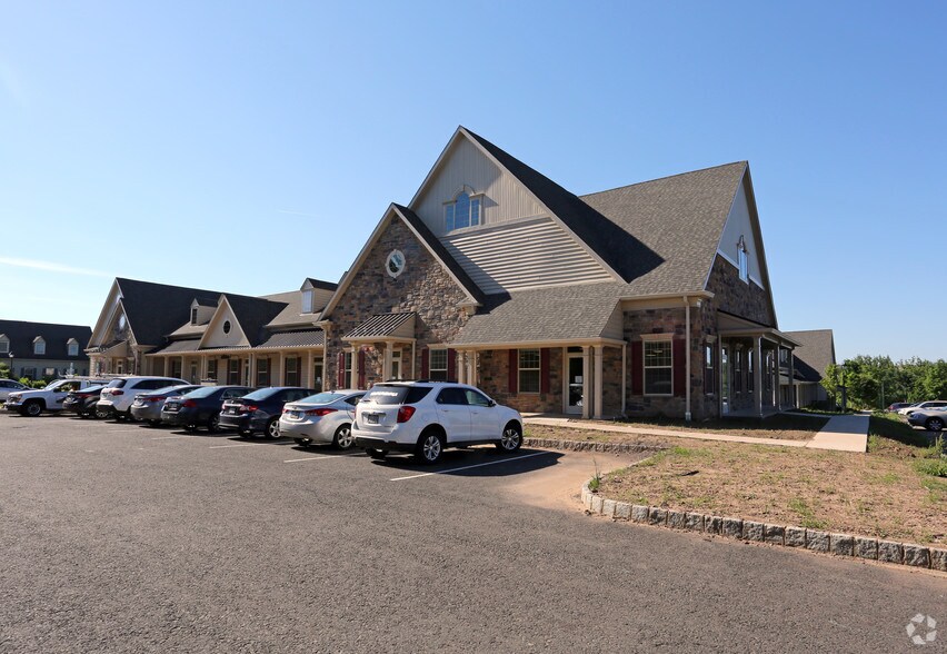 More Photos Of 2325 Heritage Center Dr, Furlong Unknown For Lease