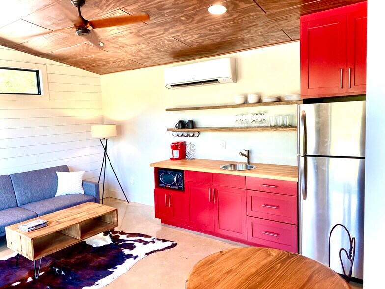 More Photos Of 405 Martin rd, Dripping Springs Specialty For Sale