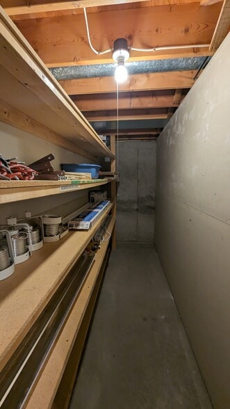 More Photos Of 1276 W Winneconne Ave, Neenah Storefront For Sale
