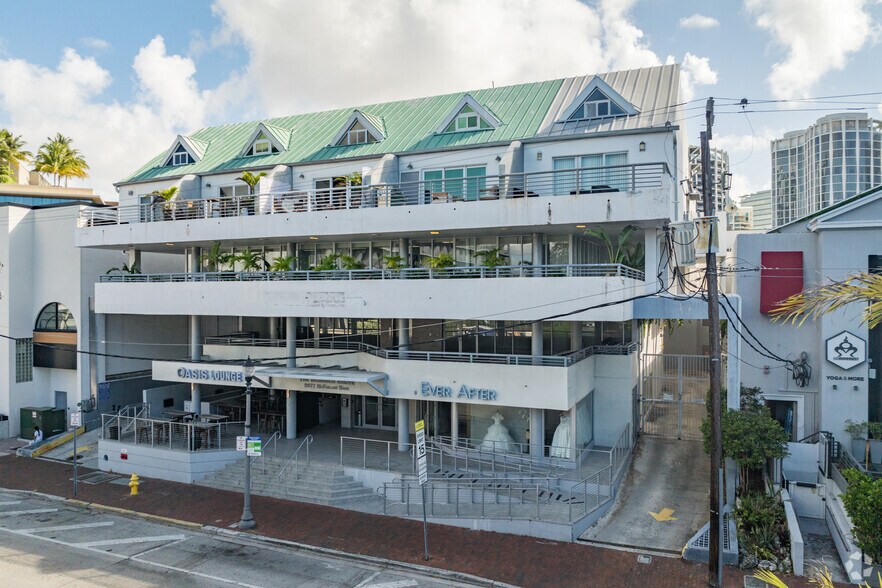 Primary Photo Of 2977 McFarlane Rd, Coconut Grove Storefront Retail Office For Lease