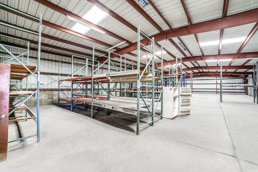 More Photos Of 6301 Mcpherson Rd, Laredo Distribution For Sale