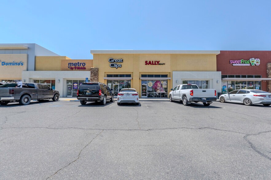 More Photos Of 12274 Palmdale Rd, Victorville Storefront For Lease