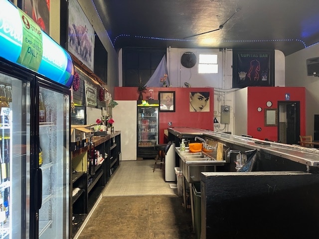 More Photos Of 2205 N Broadway, Los Angeles Bar For Sale