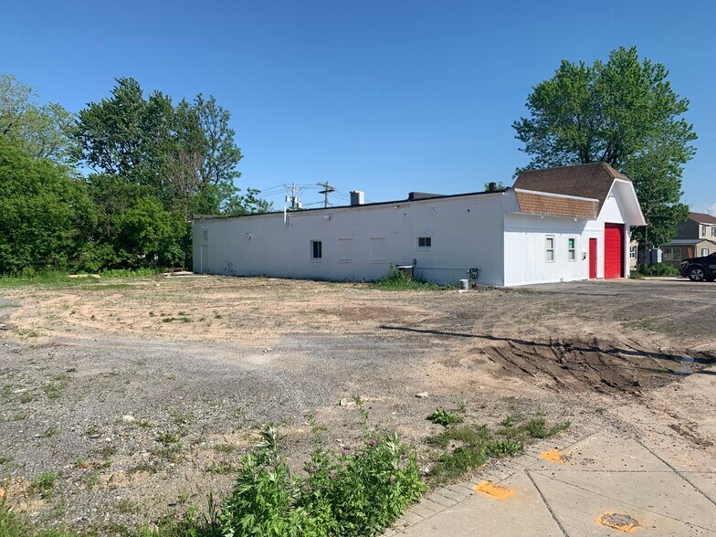 More Photos Of 3231 Harlem Rd, Cheektowaga Warehouse For Sale