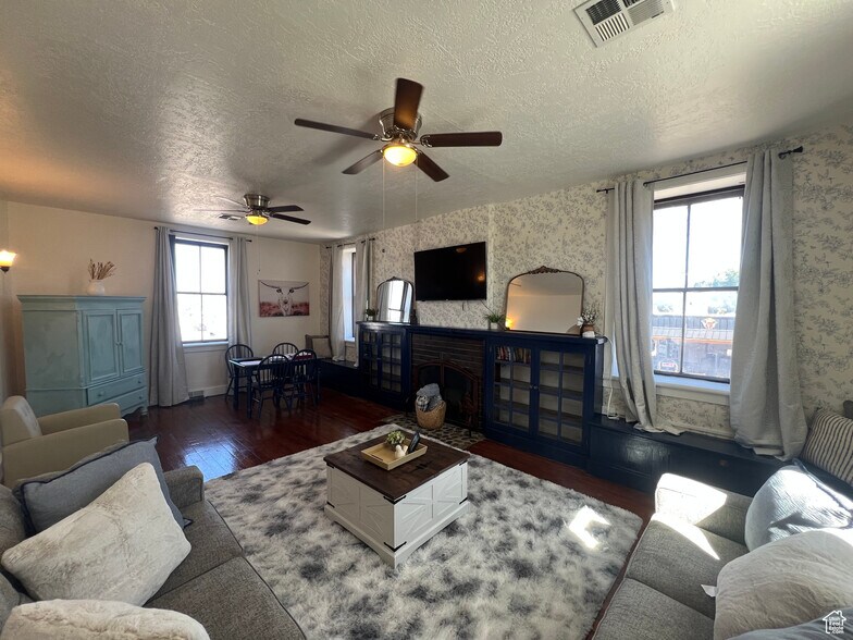 More Photos Of 95 N Main St, Panguitch Restaurant For Sale