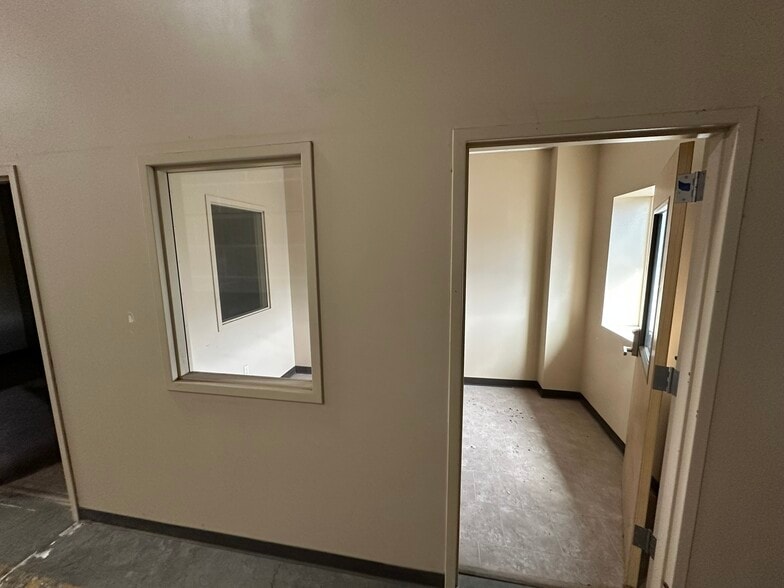 More Photos Of 5405 W Riverbend Ave, Post Falls Manufacturing For Lease