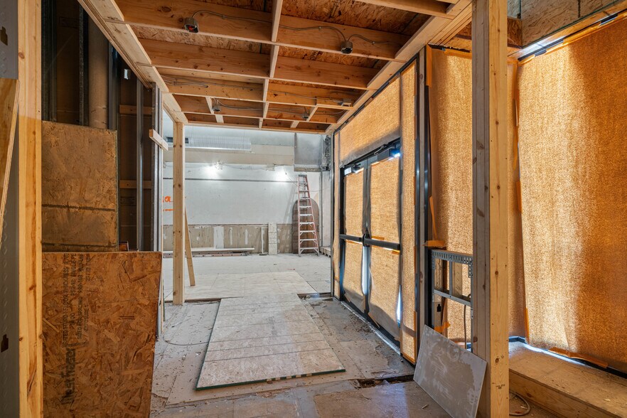 More Photos Of 1309 Tower Ave, Superior Restaurant For Sale