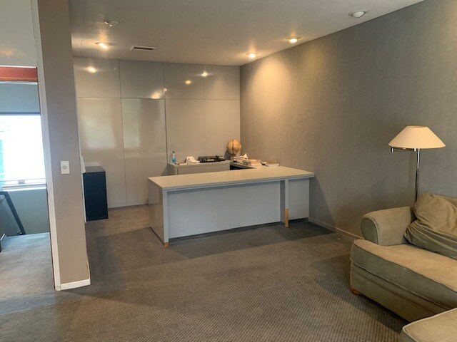 More Photos Of 4242 SE Milwaukie Ave, Portland Medical For Sale