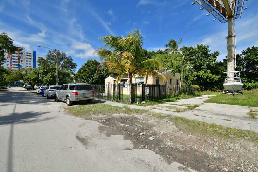 More Photos Of 321 NW 37th St, Miami Land For Sale