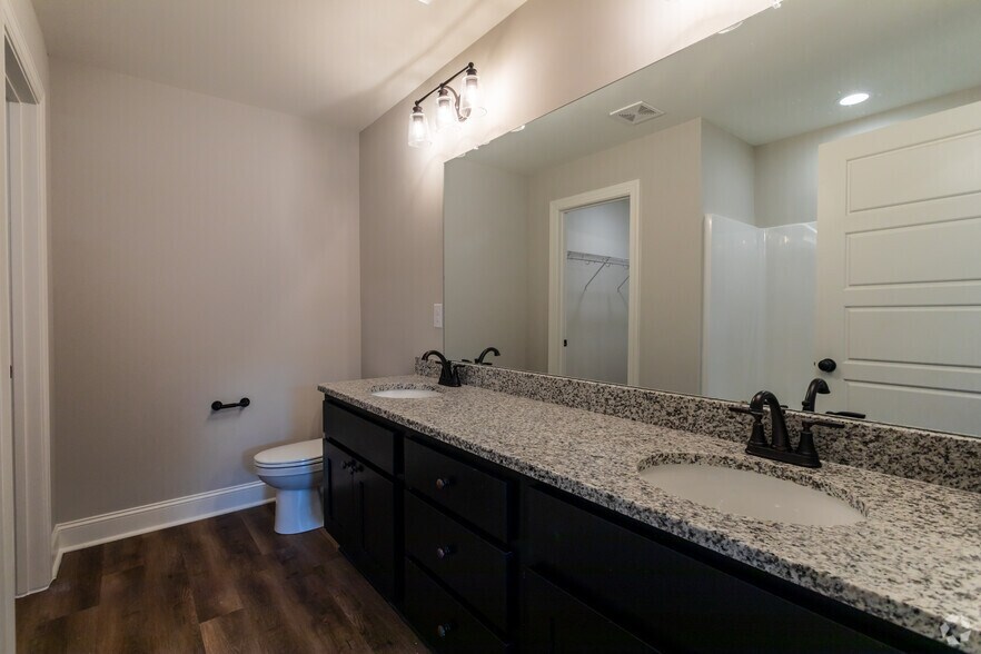 More Photos Of 18103 Mae Cir, Athens Apartments For Sale