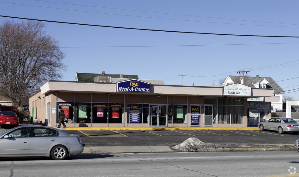 More Photos Of 567 Reservoir Ave, Cranston Storefront For Lease