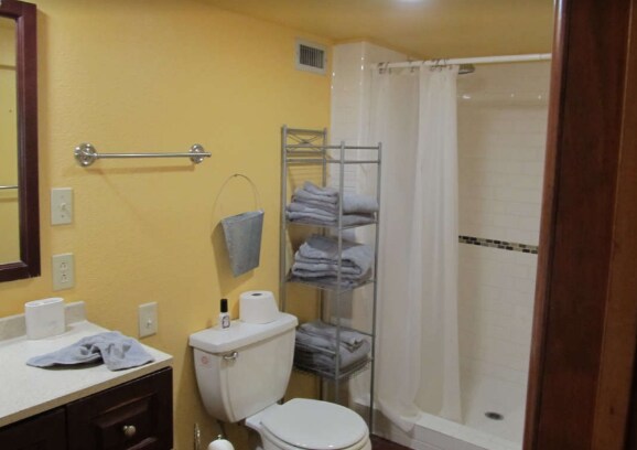 More Photos Of 405 Cantu St, Del Rio Lodge Meeting Hall For Sale