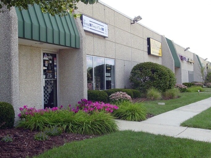 More Photos Of 400-428 W 5th Ave, Naperville Light Distribution For Lease