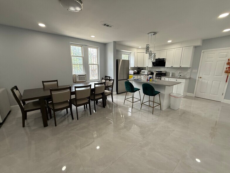 More Photos Of , Philadelphia Unknown For Sale