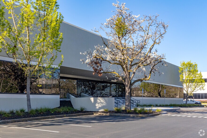More Photos Of 150 Nortech Pky, San Jose Light Manufacturing For Lease