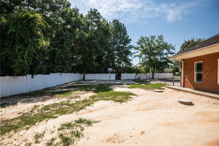 More Photos Of 1224 Old Cherokee Rd, Lexington Daycare Center For Sale