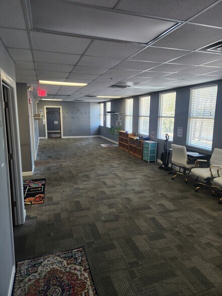 More Photos Of 5101 Dunlea Ct, Wilmington Storefront Retail Office For Lease