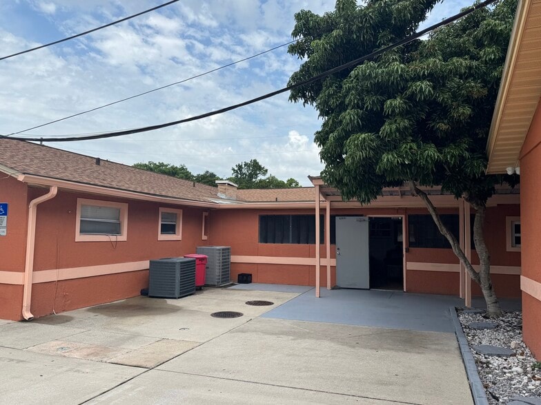 More Photos Of 815 24th St, Orlando Assisted Living For Sale