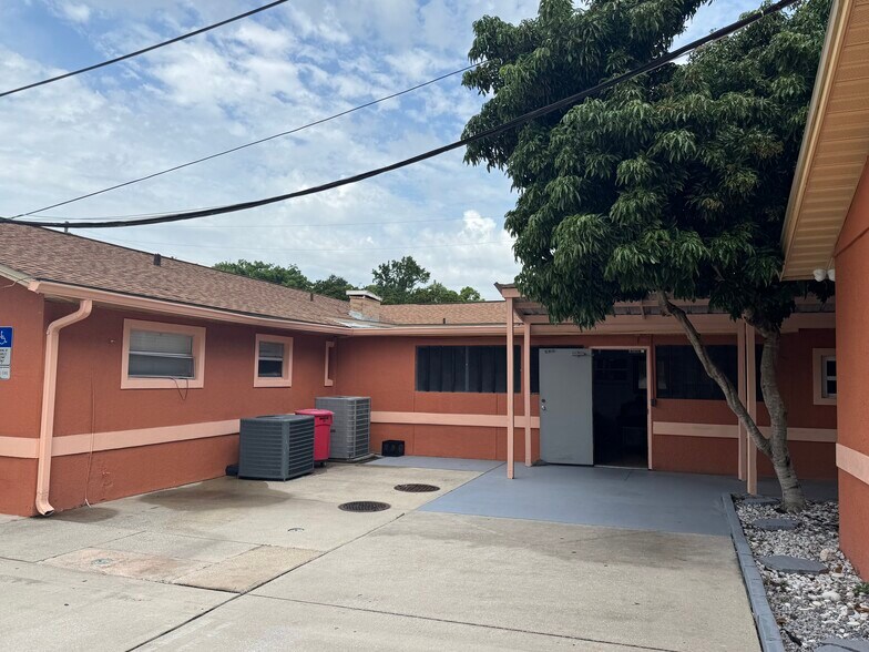 More Photos Of 815 24th St, Orlando Assisted Living For Sale