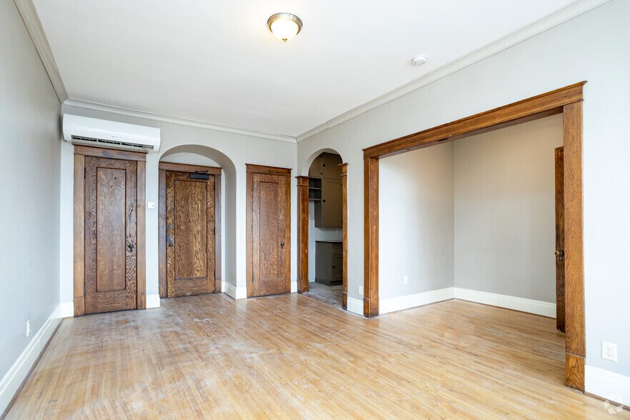 More Photos Of 531 3rd St, Niagara Falls Apartments For Sale