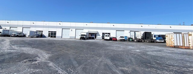 More Photos Of 6880 River Rd, Hodgkins Distribution For Lease