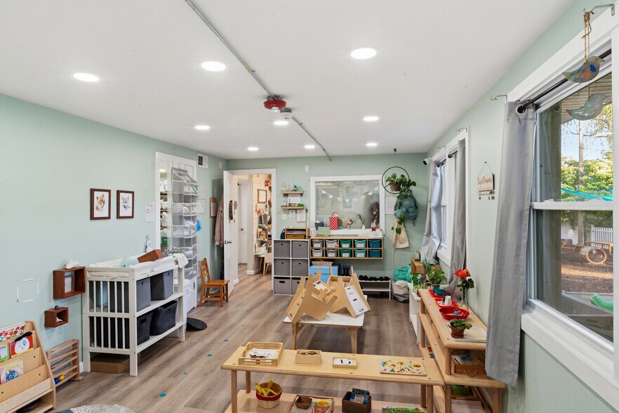 More Photos Of 248 Loudoun St SW, Leesburg Daycare Center For Lease