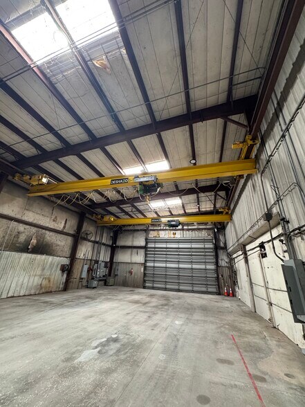 More Photos Of 7775 Little York Rd, Houston Manufacturing For Sale
