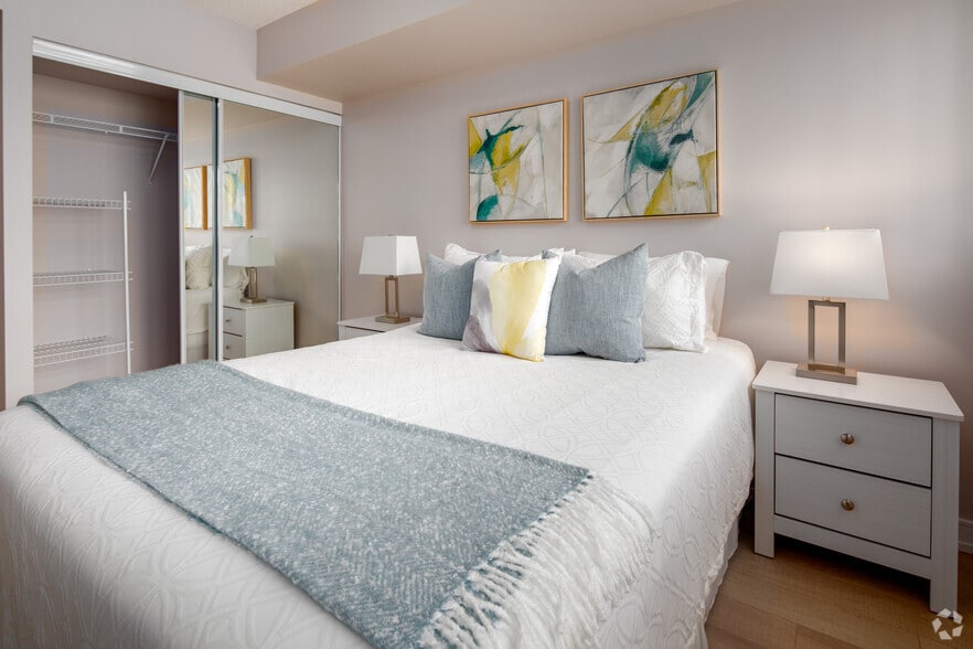 More Photos Of 570 Bay St, Toronto Apartments For Lease