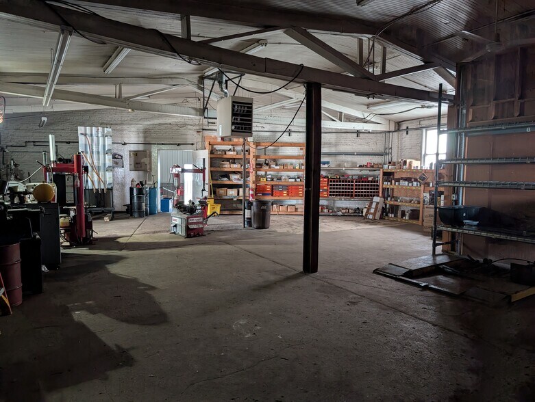 More Photos Of 400 Blackburn St, Ripon Specialty For Sale