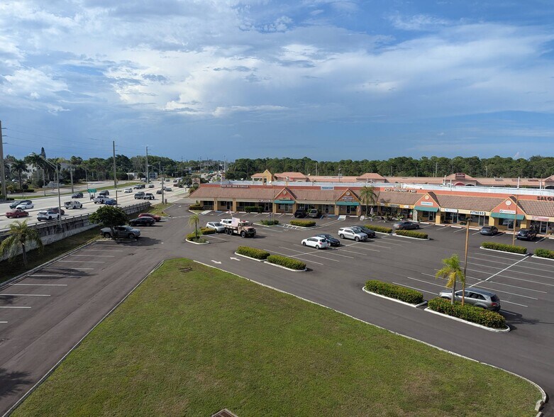 More Photos Of 701 NW Federal Hwy, Stuart Medical For Lease
